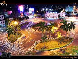 roundabout in front of the tainan train station taiwan 台南火車站前圓環