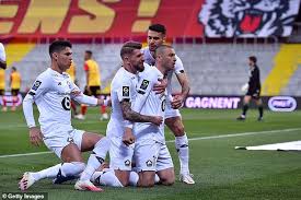 The annual curtain raiser takes place between the ligue 1 winners and the coupe de france holders. Lens 0 3 Lille Christophe Galtier S Side Move Four Points Clear Of Paris Saint Germain Football Reporting