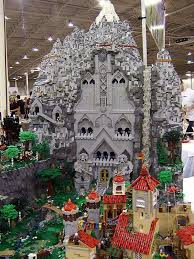 Erebor And The Town Of Dale With Legos Cool Lego Cool Lego Creations Amazing Lego Creations