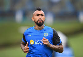 The chilean has become a crucial player in midfield in his second season at bayern münchen. Arturo Vidal S First Inter Training Session Video And Photos News