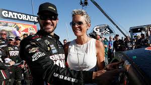 How do drivers get enticed to sit behind the wheel and put it all on the line? Meet The Wives And Girlfriends Of Nascar Cup Drivers Fox Sports