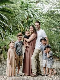 If you have friends or family who have recently become new parents, chances are you'll want to reach out to congratulate them, show your support, and offer help. Vk2p4jrjbtsvem