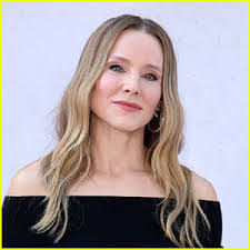 Charlotte Coy's Instagram, Twitter & Facebook