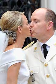 Mes sincères remerciements pour avoir gardé notre faune et nos rhinocéros en sécurité. Prince Albert Ii De Monaco Et Charlene Wittstock Une Serie Sur Leur Mariage Pour Leurs 10 Ans Vogue Paris
