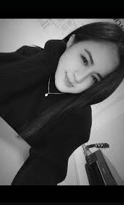 Los años te cambian, te van enseñado a entender las cosas. Con los años ya  no discutes, no te enfadas, evitas charlas y ahorras consejos. Al final,  con el tiempo, si alguien