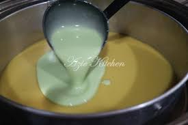Sedaapnyaa dapat makan kuih lapis ni. Kuih Lapis Tepung Beras Yang Mudah Azie Kitchen