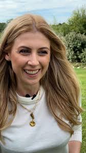 À quoi ressemble un week-end à la campagne idéal pour nos invités ?,  Retrouvez Dave, Julian Bugier et Laura Laune ce dimanche à 16h, sur France  2 !, #dave #julianbugier #lauralaune #udalc ...