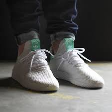 Pharrell williams' adidas nmd hu has recently emerged in a number of colorways, including this triple cloud white option with chinese characters. Adidas Originals X Pharrell Williams Hu Shoes Sneakers Shoes Sneakers Adidas Sneakers Men Fashion Adidas Shoes Originals