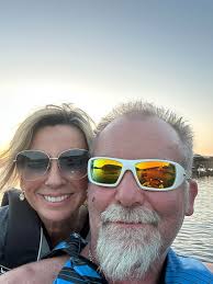 ✨ She's still available, and she's not getting any less beautiful. ✨ Down  the highly desirable O Road in Laurie, you'll find this updated LAKE-ACCESS  home with: ✓ Hickory kitchen cabinets, gas