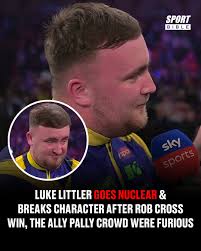 🚨 CHAOS AT ALLY PALLY 🚨 Littler took one look at the crowd and decided it  was time to make a change. Things turned incredibly ugly & even Sky Sports  had no