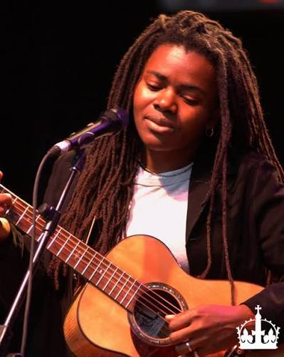 Today, we are crowning singer-songwriter and activist Tracy Chapman as our #QueenoftheWeek 👑 Before she won four Grammys and her iconic song “Fast Car” became an LGBTQ+ anthem, Tracy Chapman started playing