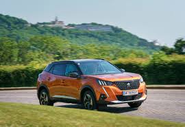 The new peugeot 2008 plugs the compact suv gap the way the old one never quite did, despite being very capable. Intensiv Test Peugeot 2008 Gt Line Bluehdi 130 Das Gesicht Des Jahres