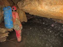 Cea mai mare pestera din romania. Nou Record De Adancime Intr O PeÈ™terÄƒ Din Romania Avenul Din ColÈ›ii Grindului MunÈ›ii Piatra Craiului Muntii Nostri