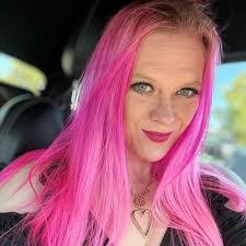 Lori Fredericks's Instagram, Twitter & Facebook