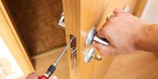 Kwikset door latch door won t open 7 fix. How To Fix A Door Lock That Is Jammed