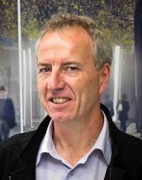 Public spaces of mobility in Paris, Tokyo and Buenos Aires