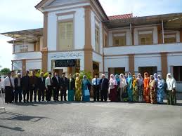 Jkr 333 dan jkr 334, jalan sultan mahmud 20400 kvala terenganu, 20400 kvala terenganu, terenganu, malaizija. Sekolah Menengah Agama Sultan Zainal Abidin Ladang Red Pastel B