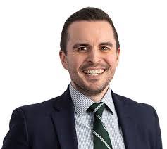 Aaron Knoll's Instagram, Twitter & Facebook