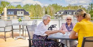 His particular speciality is his meierei weisse brewed in the authentic berlin style. Pflegeheim Berlin Spandau Terrasse Garten Dsg