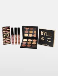 Sorta Sweet Collection 1 9 Pan Neutral Eye Shadow Palette In New Matte Black Packaging 1 Lip Trio Set Fea Kylie Cosmetic Luxury Cosmetics Makeup Collection