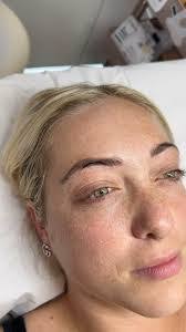 Leanne Dyer's Instagram, Twitter & Facebook