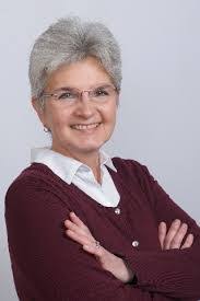 Kay Moran's Instagram, Twitter & Facebook