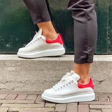 Free shipping both ways on alexander mcqueen womens shoes from our vast selection of styles. Pin Isabubs Alexander Mcqueen Sneakers Women Alexander Mcqueen Oversized Sneakers Alexander Mcqueen Shoes