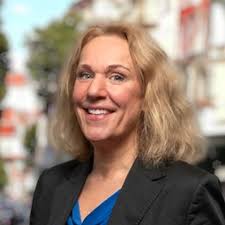 Eva Lundström, mäklare med 45 omdömen — Hittamäklare