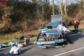Clefs Trois Blesses Dans Un Accident Contre Un Poids Lourd Angers Maville Com
