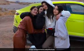 Her father's name is anurag kashyap a famous person in the indian hindi film industry. Group Hug For Aaliyah Kashyap Alanna Panday And Friends In This Throwback