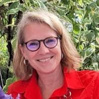 Sandra Metz's Instagram, Twitter & Facebook