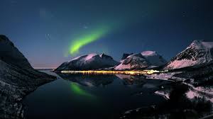 Pin By Maxafa On Nature Northern Lights Wallpaper Lit Wallpaper Northern Lights