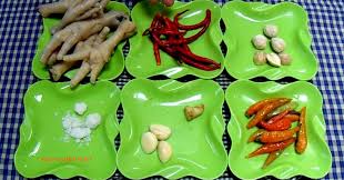 Topping pendamping lainnya adala mi, kwetiaw, bakso, ceker, makaroni, dan sebagainya. Indo Kuliner Resep Resep Cara Membuat Seblak Ceker Ayam Super Pedas