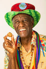 Remembering Wally Amos, founder of Famous Amos cookies, in Hawaii