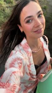 Hannah Ahern's Instagram, Twitter & Facebook