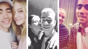 Martin jirman, marie radostová, lucie macháčková a petr vojnar jsou tu proto, aby vám neunikl žádný žhavý trend ze sociálních sítí. Superstar Borkovcovi Zadna Neodola Nejdriv Sexy Bloncka Pak Katarina A Nakonec Emma Drobna Tak Ktera To Bude Extra Cz