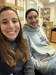 HEYYY MAÏMOOO !! C'est nous c'est Salomé et Elie