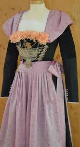 Dirndl Und Trachtenstoffe Uschi Disl Dirndl Trachten Dirndl Und Lederhosen Miesbacher Tracht
