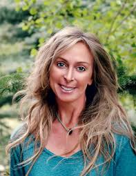 Hey, Spike! presents bodybuilding Realtor Jillian Turner