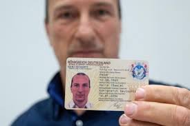 Ein „Königreich“ in Mittelsachsen: Peter Fitzek und das Ende seines  Fantasiestaats