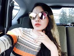 Di sisi lain, fila (joanna alexandra) seorang gadis yang jatuh hati pada sosok pemuda yang juga sahabatnya yang dia kenal sejak 10 tahun terakhir yang bernama adrian (arnhezy arczhanka). Biodata Aishah Azman Pelakon Drama Cinta Hati Batu Lokmanamirul Com