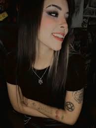 Canciones de amor de Hazel Rock: Trago Amargo