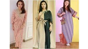 Model baju gamis batik orang gemuk pendek. Trend Kaftan Ala Selebriti Dengan Penampilan Elegan Dan Mewah Harapan Rakyat Online