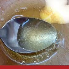 Denn nicht nur die äußerliche haarpflege, auch die ernährung und die lebensumstände wirken sich auf unser haar und unsere kopfhaut aus. Haare Laminieren Gelatine Haarkur Haarkur Lange Braune Haare Haare Pflegen