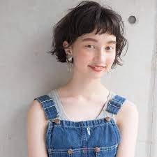 ぐっと垢抜けた印象になれる 眉マスカラ の基本的な使い方 色選びのコツ キナリノ short hair styles hair beauty dream hair