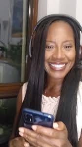 Preparing my students for a job interview in English is one of the things I  like most. I was a recruiter and I know interviewing can be so stressful.  In class we work