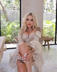 Jade Lavoie - OnlyFans, Age, Height, Net Worth, Boyfriend, Bio