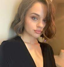 Joey king full name joey lynn king is an american teen actress. Joey King Family Through A Magnifying Glass Mother Father Sisters Familytron
