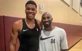 Giannis antetokounmpo isn't one to buddy up with other nba superstars. Giannis Antetokounmpo Shuts Down His Social Media Following Kobe S Death