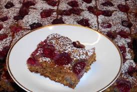 Die zutaten für den belag, außer dem obst, gut verrühren und auf den teig streichen. Schneller Kuchen Mit Haferflocken Und Obst P Nettetipps De